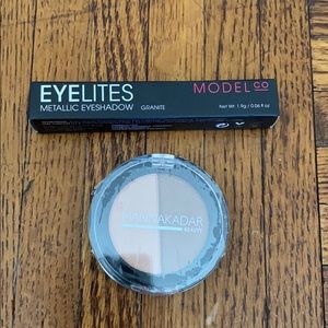 Eyeshadow and bronzer / highlighter bundle!